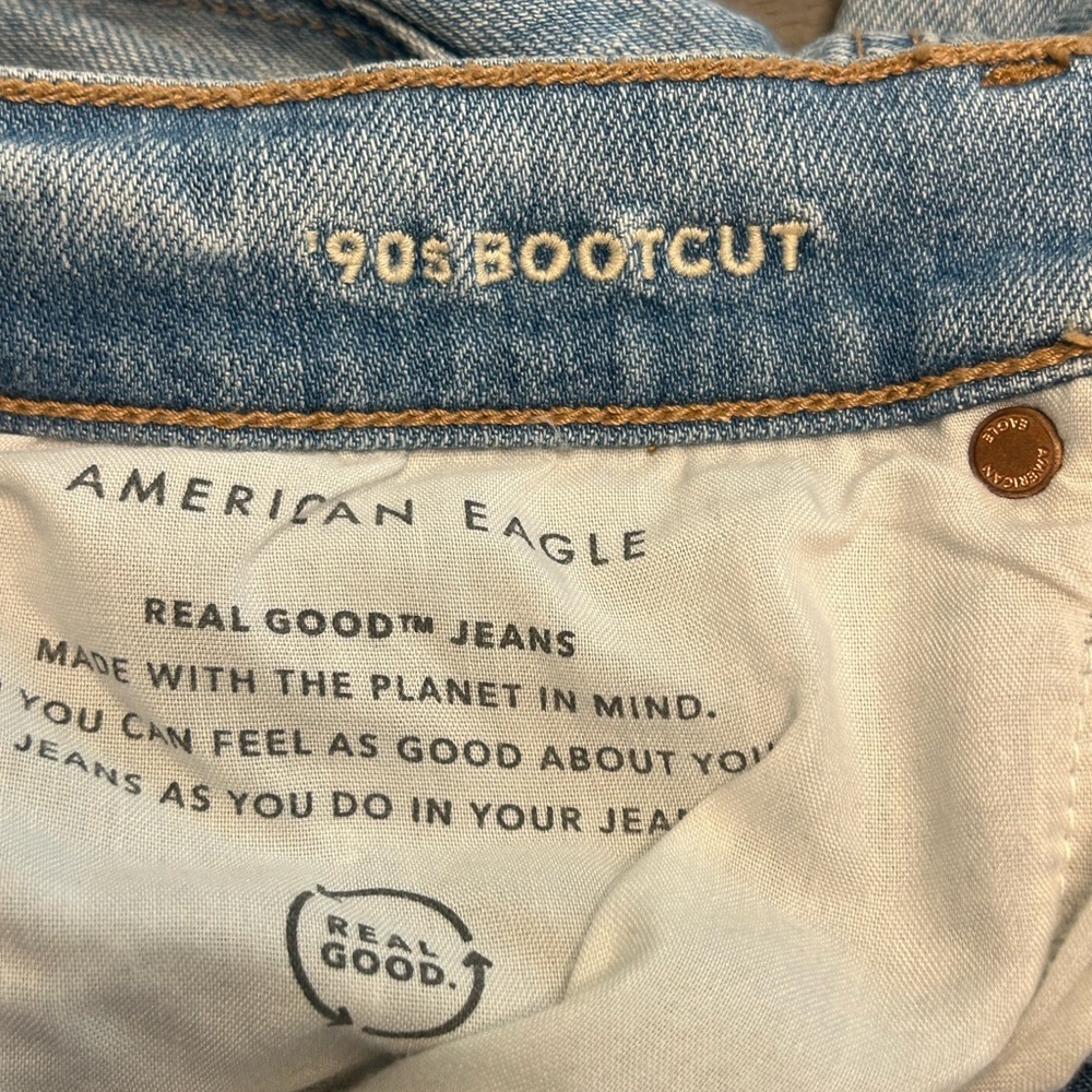 American Eagle 90’s bootcut distressed knees light wash comfort waist jeans 2reg - Picture 10 of 12
